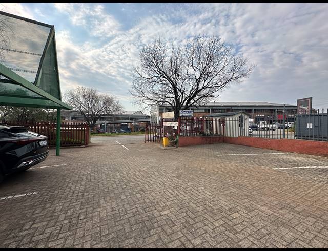130M² OFFICE TO LET IN HIGHVELD BUSINESS PARK